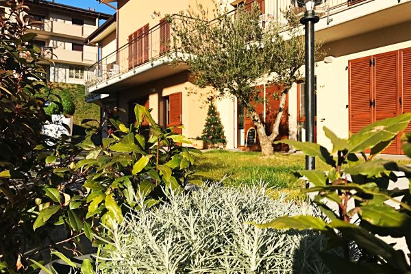 Rossovino Hotel (Como)